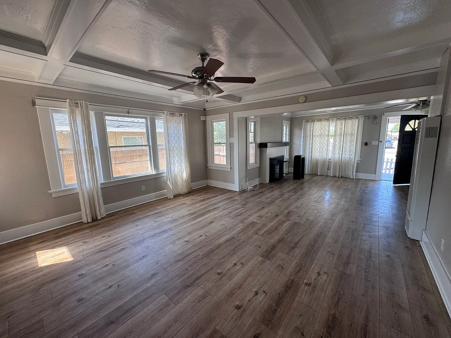 3 bed, 1588 sqft, $3,800 — Photo 3