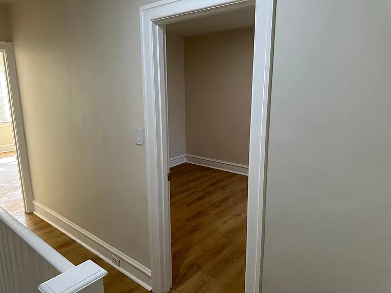 5707 N Woodstock St — Photo 11