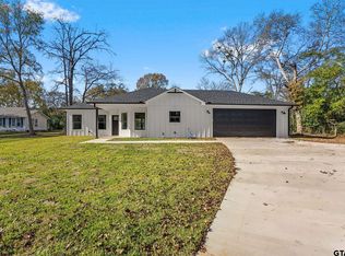 225 E Johnson Dr, Rusk, TX 75785