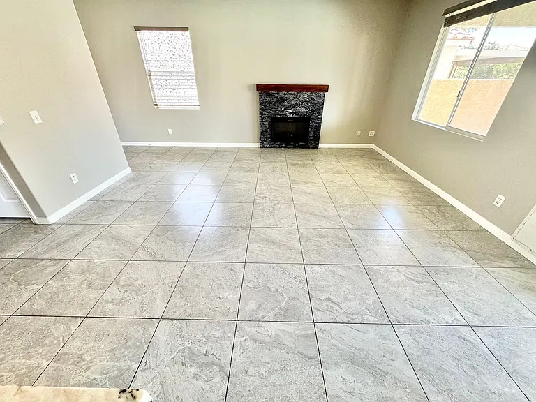 1092 Whispering Birch Ave — Photo 2