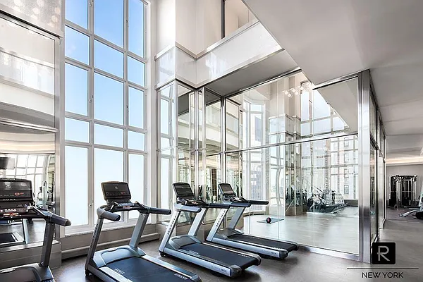 Rented by R New York | media 40