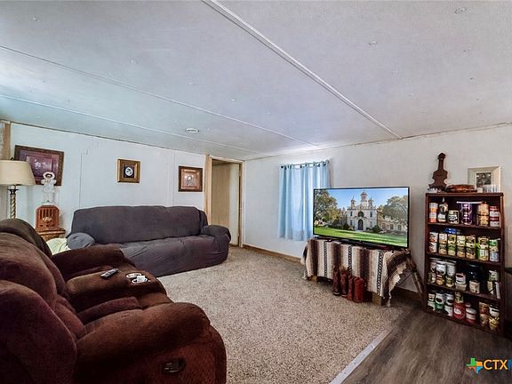 4th image of 822 E Fannin St