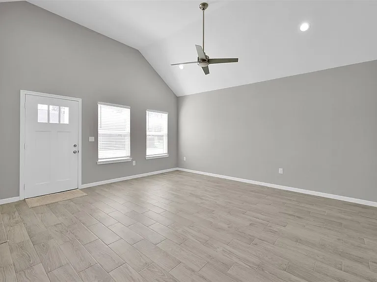 16732 E Juneau — Photo 7