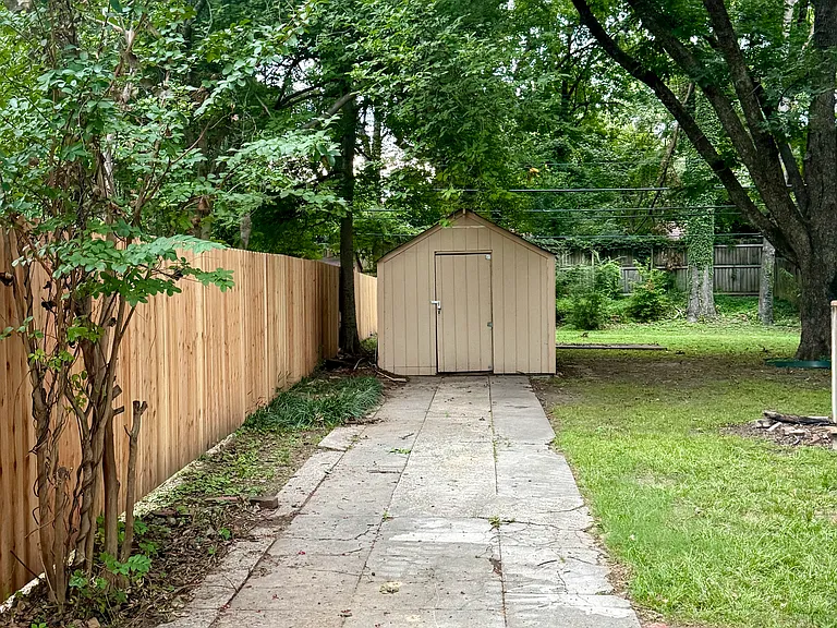 2100 University Cir — Photo 22