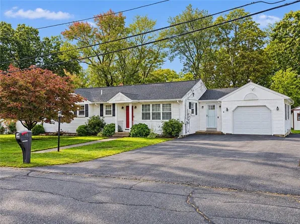 93 Oakland Ave, Seekonk, MA 02771