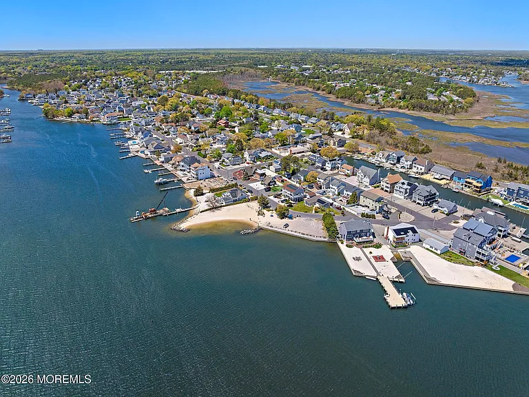 19 Ardmore Dr — Photo 23
