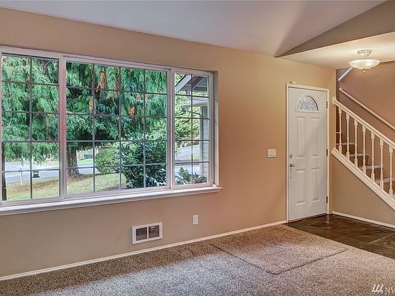 5th image of 7693 NE Beachwood Ave