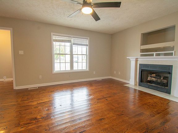 5th image of 3685 Pioneer Dr