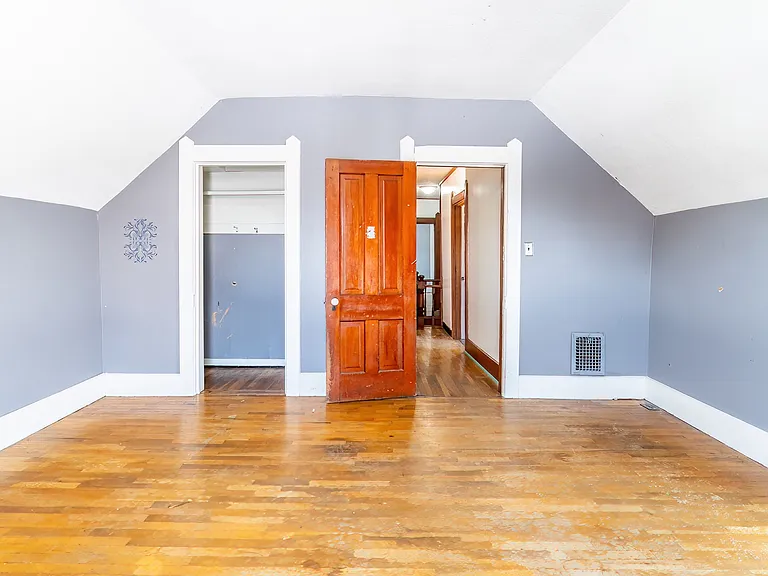 1104 Guilford St — Photo 10