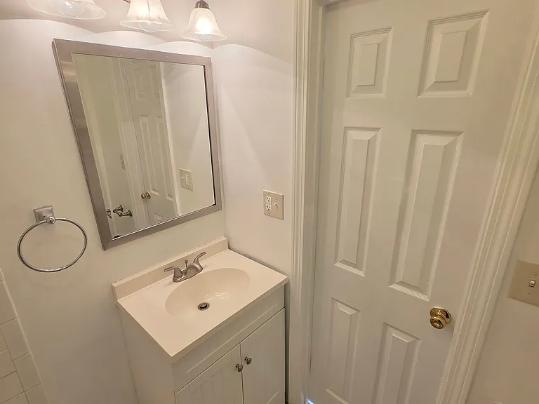 68 Park Ave 3rdFlr 2B/1B FreshPaint Hardwoods Spacious Office! PetsOK — Photo 10