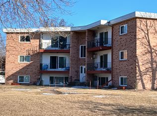 1160 Dellwood St S APT 302, Cambridge, MN 55008