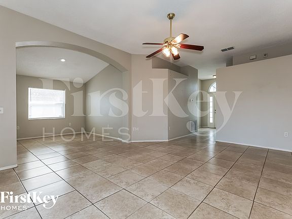 4th image of 1237 E Grove Ave