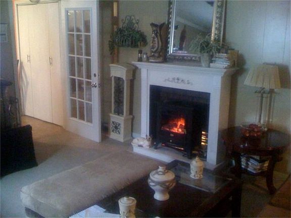 3rd image of 3827 Beaver Dr