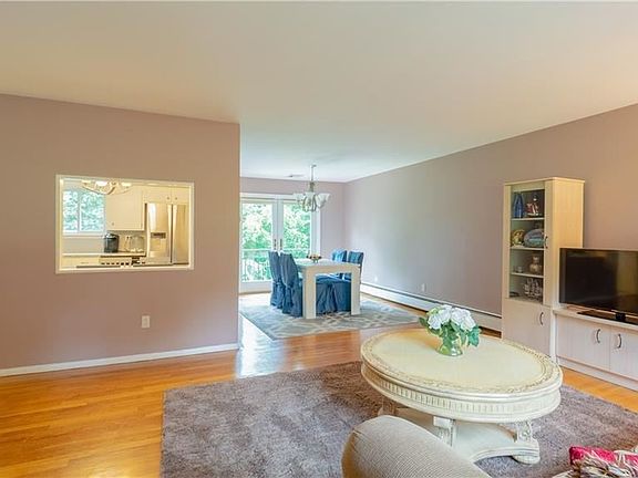 5th image of 2633 Broadview Dr