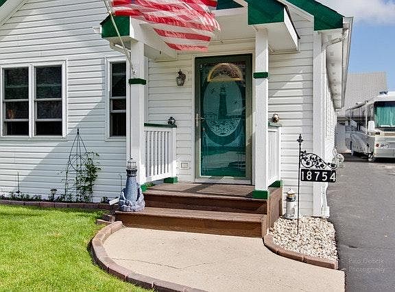 2nd image of 18754 W Cottage Ave