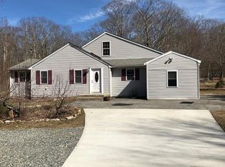 888 Chopmist Hill Rd, Scituate, RI 02857