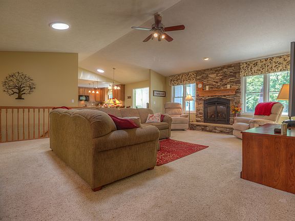 Open Concept w/Gas Fireplace