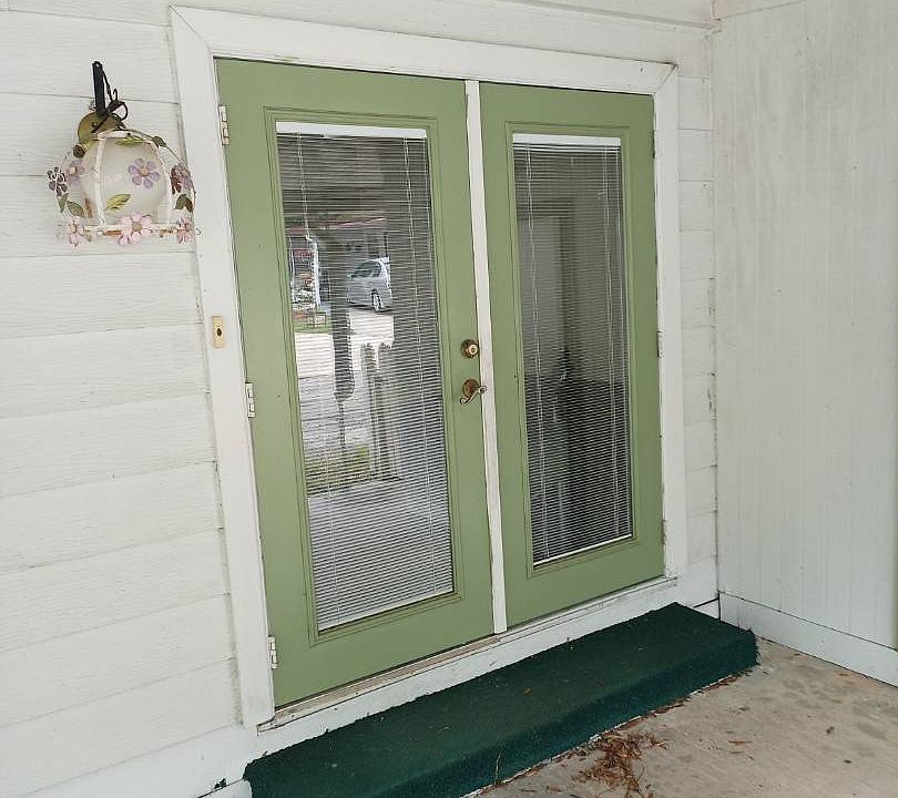 1st image of 618 Mulberry Ln