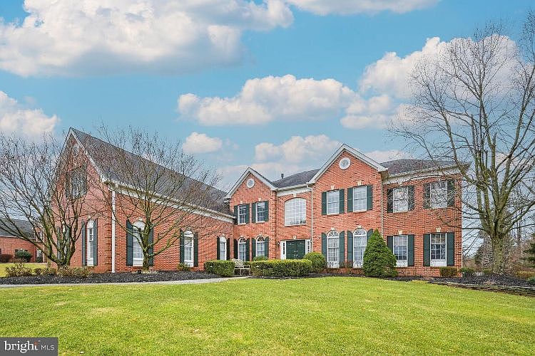 1st image of 99 Grayson Dr