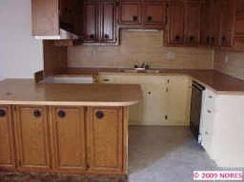 5th image of 111 E Thompson Ave