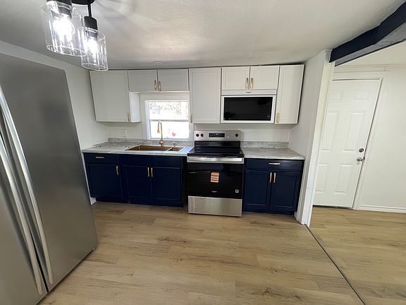 4th image of 9 Frank Cir
