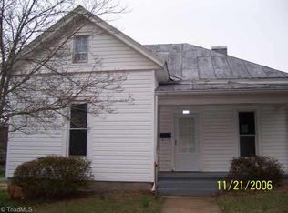 318 N 7th St, Mebane, NC 27302