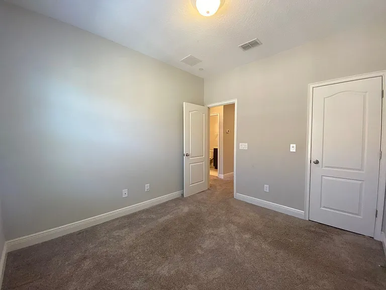 2408 Lobelia Dr — Photo 11
