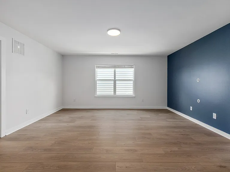 1069 Pennington Dr — Photo 24