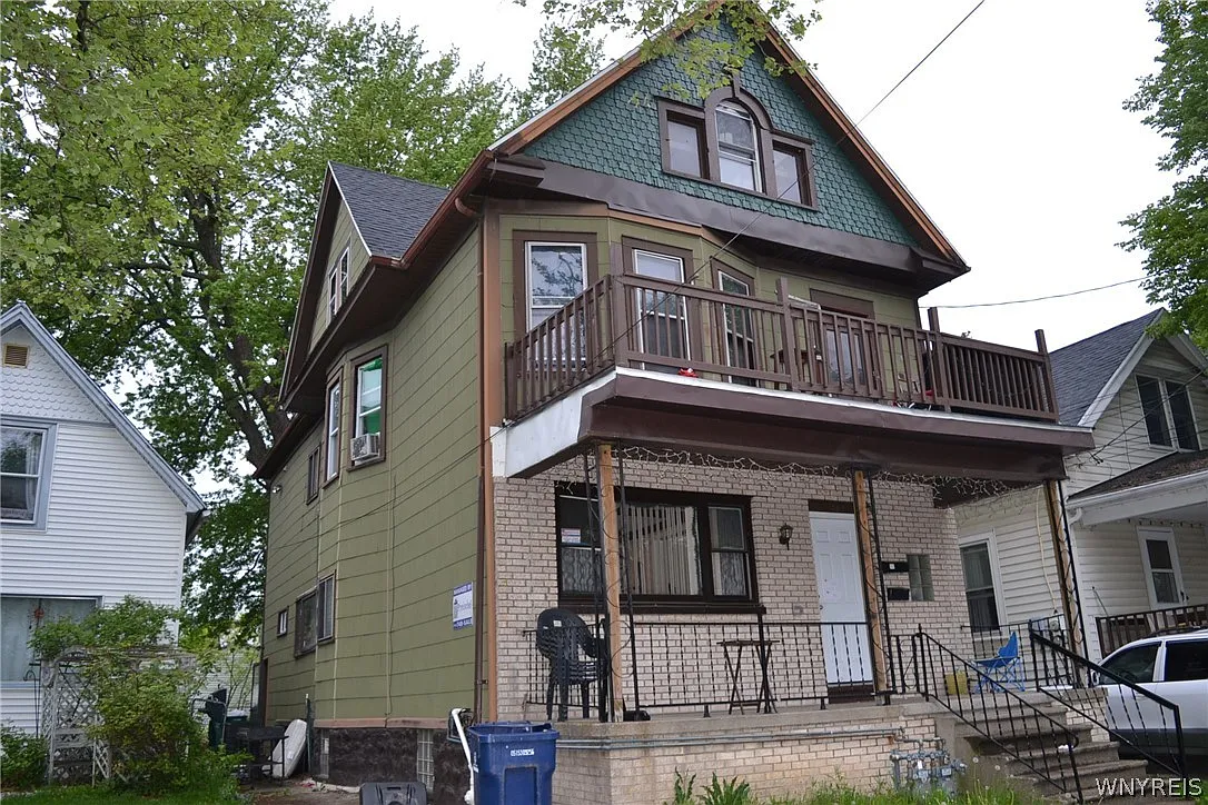 242 Ideal St photo 1