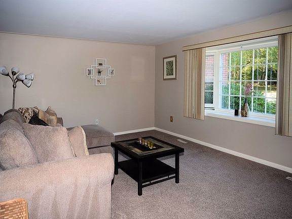5th image of 31 Frances Dr #31-D-1