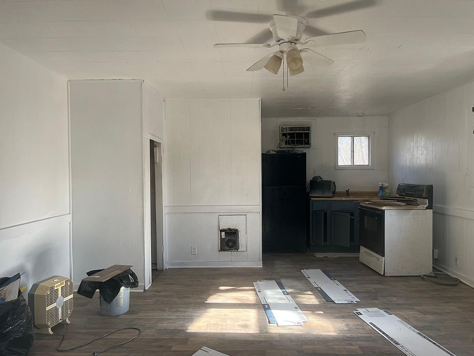 2nd image of 3045 State Highway 176 #9