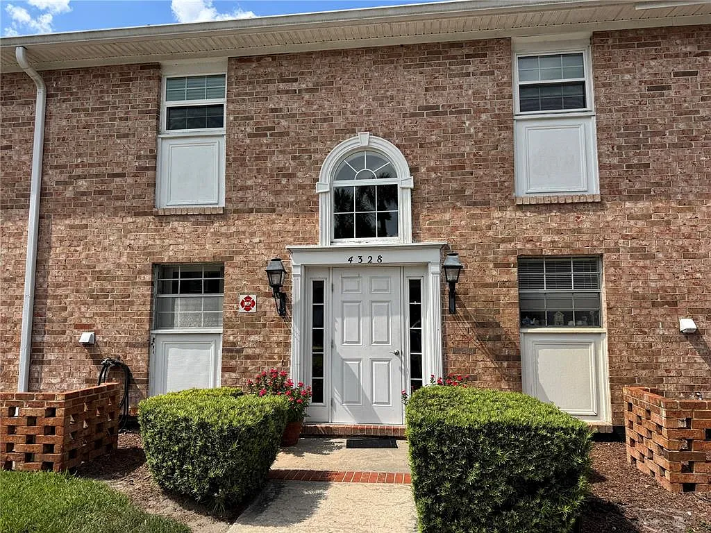 2 bed, 1.0 bath, 1000 sqft, $1,850 — Photo 1