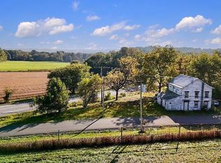 213 Kipp Rd, Hudson, NY 12534