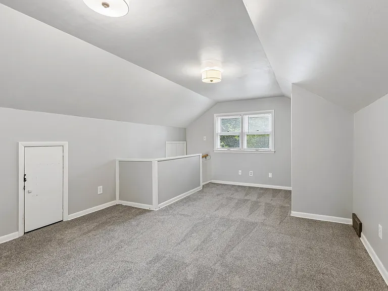 519 S 56th St — Photo 20