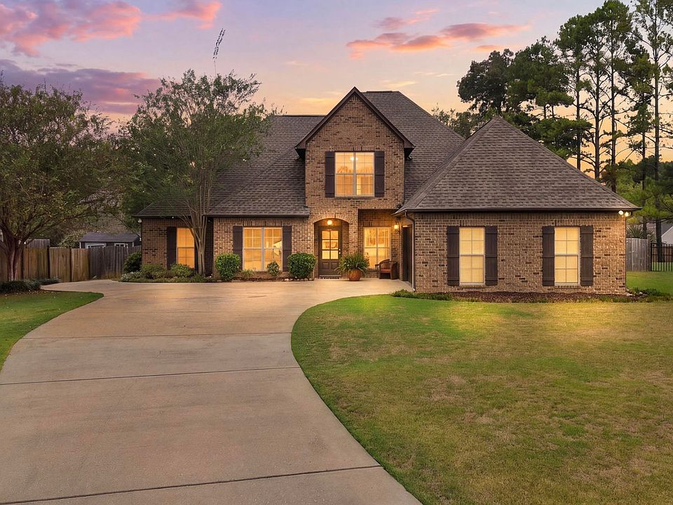 1st image of 3005 English Oak Cir