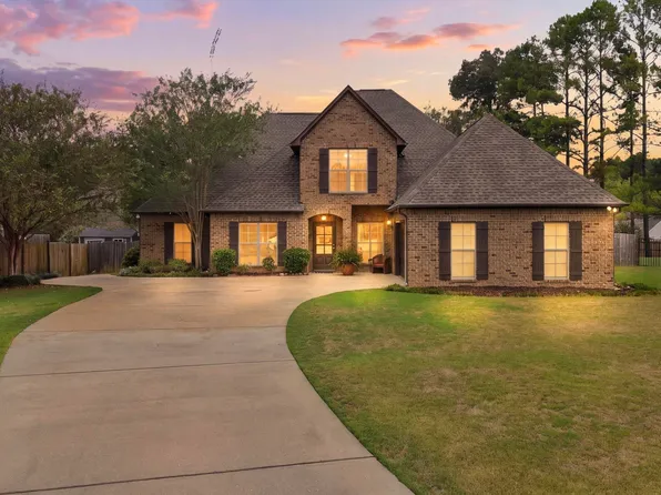 3005 English Oak Cir, Helena, AL 35080