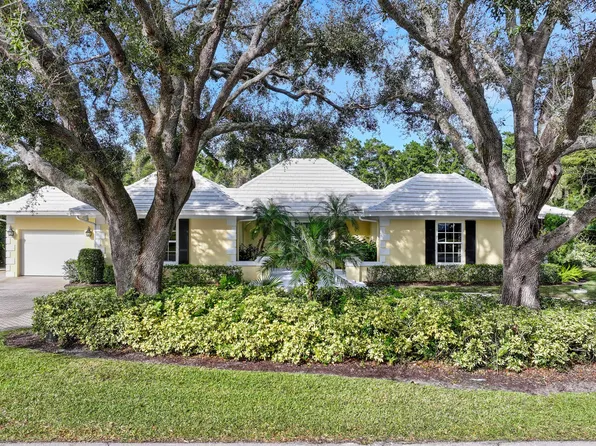 13 Country Road, Boynton Beach, FL 33436