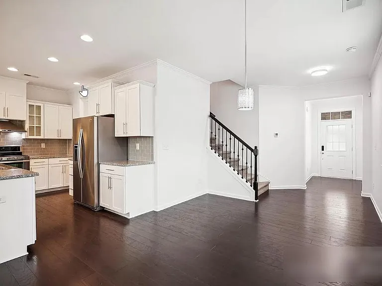 5538 Trieg Dr — Photo 10