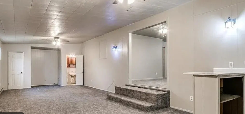 3 bed, 1.5 bath, 1588 sqft, $1,300 — Photo 3