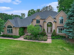 9371 Lee Jones Rd, Fenton, MI 48430