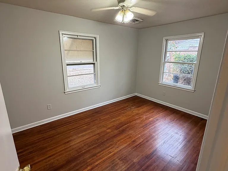 620 S Eastridge Dr — Photo 2