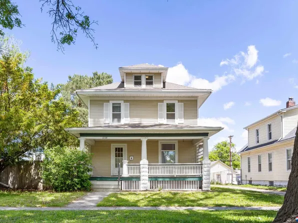 1228 Washington St, Lincoln, NE 68502
