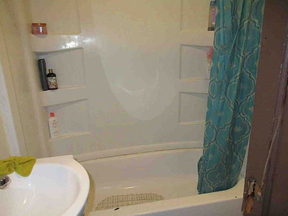 4th image of 618 W 22nd St