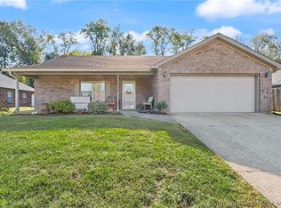 2216 Meadowbrook Way, Jeffersonville, IN 47130