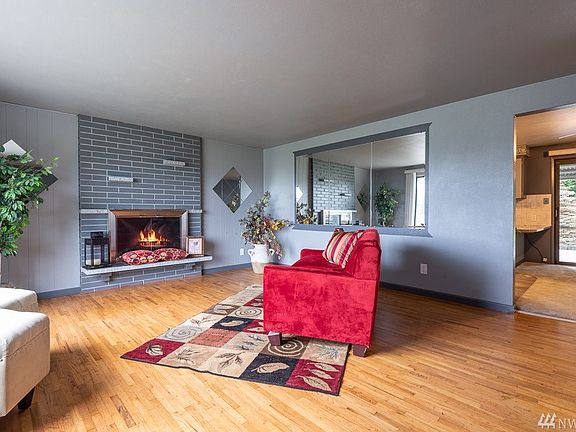 2nd image of 3102 49th Ave NE