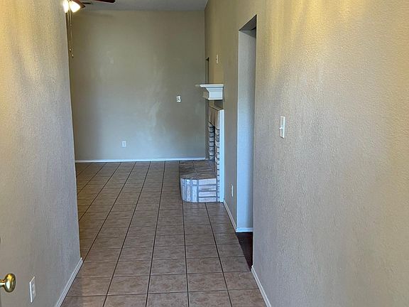 3rd image of 10905 Deauville Cir S