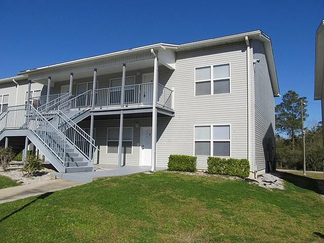 1st image of 28 Garden Ln APT 26