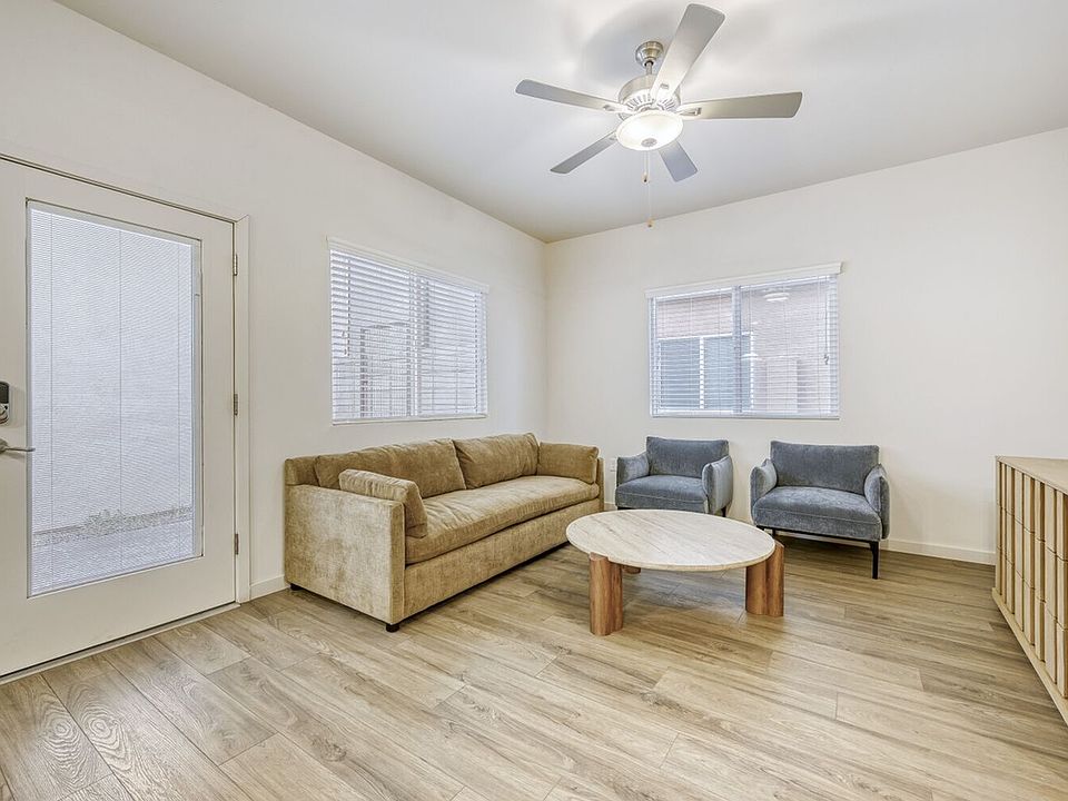 Brioso Furnished Entry/Living