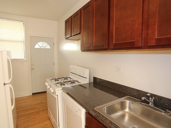 5th image of 827 W Waveland Ave APT 2N