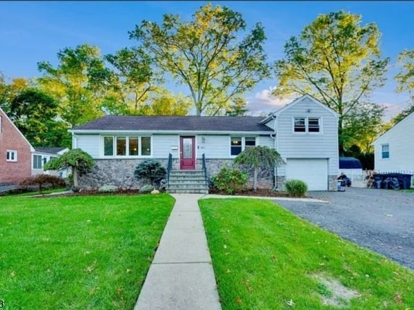684 Spring Ave